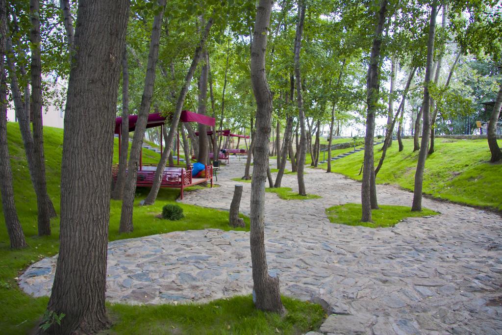 Green Land Hotel Aktöbe Kültér fotó